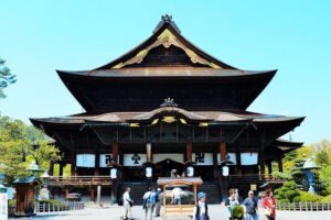 1-Day Snow Monkeys, Zenko-ji Temple & Sake in Nagano - Nishimon Yoshinoya sake tasting: a crash course you can use later
