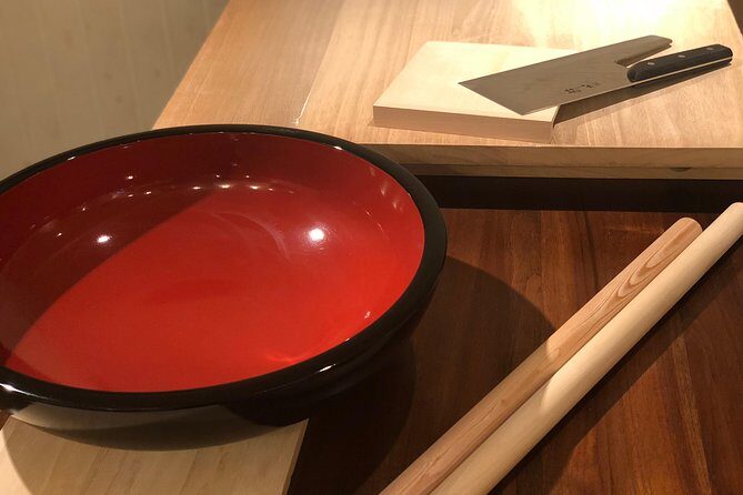 A pairing experience in Sapporo where you can enjoy tempura and 3 kinds of Hokkaido-only sake, along with a soba-noodle making experience! - Small-group format at a working restaurant
