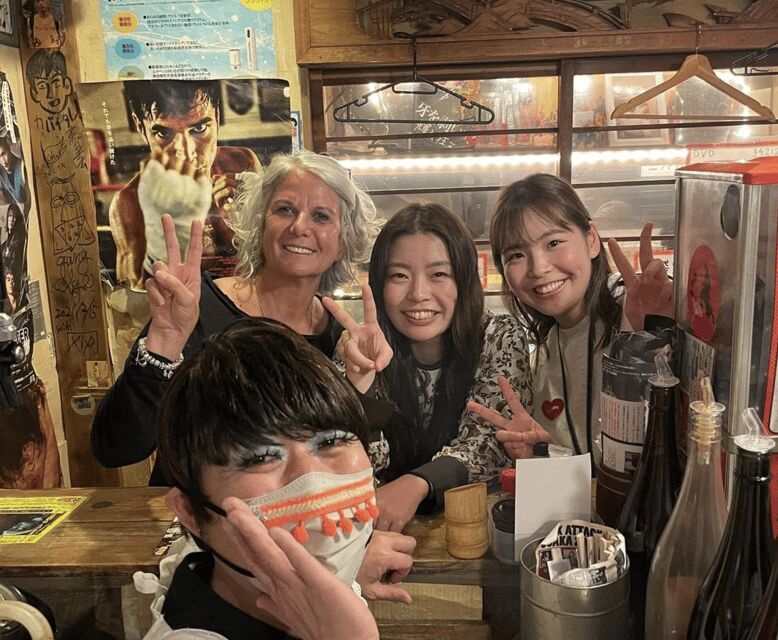 Bar hopping: Create lasting memories with TOMODACHI guides! - Stop 1: sake tasting where the staff can explain the details