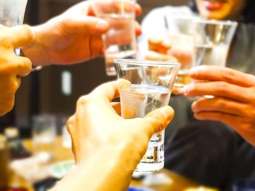 Casual Japanese sake tasting and snack experience, Kabukicho - Finding the meeting point near Shinjuku Station (and the easiest way in)