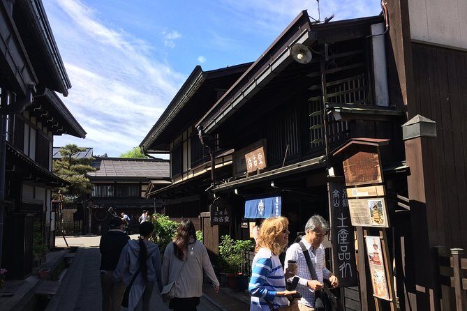 EXPERIENCE TAKAYAMA & LOCAL SAKE TASTING with explanation 1 HOUR! - Stop 2: Harada Sake Brewery and a tasting with real variety