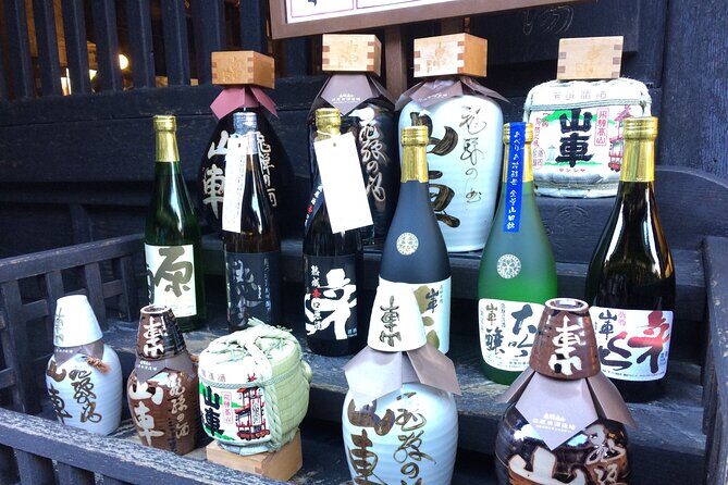 EXPERIENCE TAKAYAMA & LOCAL SAKE TASTING with explanation 1 HOUR! - Stop 1: Sanmachi Suji, Kamisan-no-machi, and the story in the streets