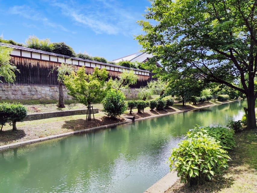 Japanese Sake Breweries Tour in Kyoto Fushimi - Guide style and your best move to get more from the tour