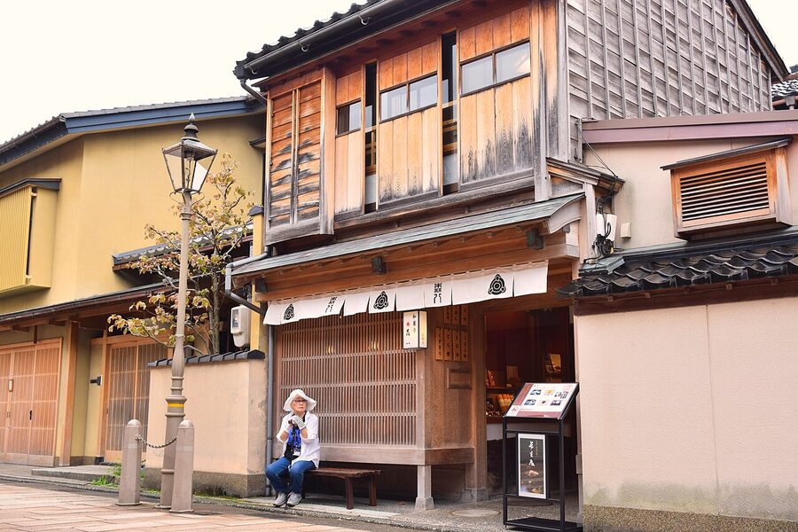 Higashi Chaya district lit up at evening