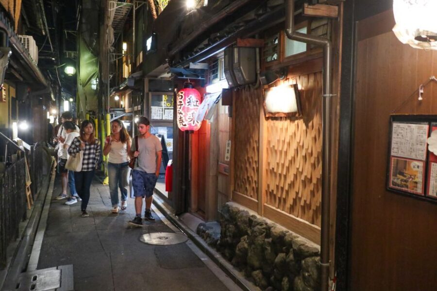 Kyoto : Bar Hopping Tour in Pontocho Alley at Night - Key takeaways before you go