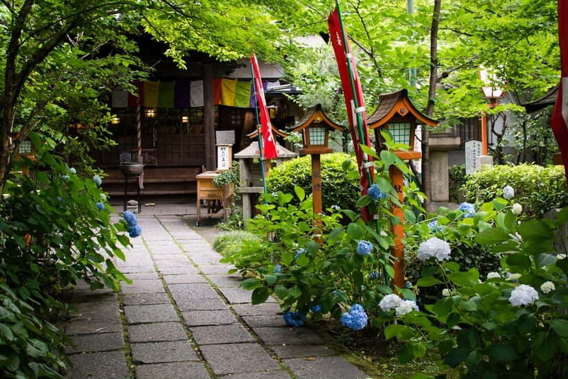 Kyoto: Fushimi Sake District Tour with Boat Ride - Finding Fushimi: Chushojima Station and a calm start