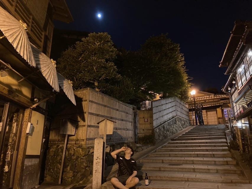 Kyoto: Gion Evening Walk with Hidden Gems, Geisha & Sake - Key things that make this Gion night walk worth your time