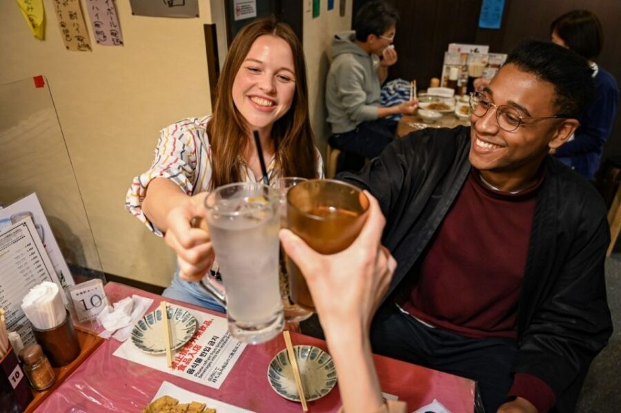 Kyoto: Izakaya Food Tour with Local Guide - Sake bars and what to do with a short night