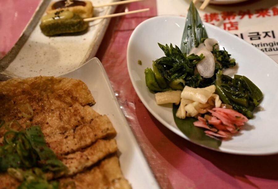 Kyoto: Izakaya Food Tour with Local Guide - Gion alleys, yokocho lanes, and station-area bars: flexible paths for different moods