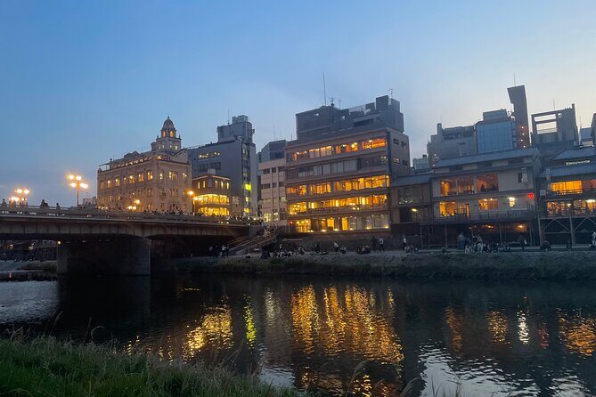 Kyoto Night Food & Izakaya Hopping Tour in Pontocho - Pontocho Stroll: How the Evening Food Stops Feel in Real Life