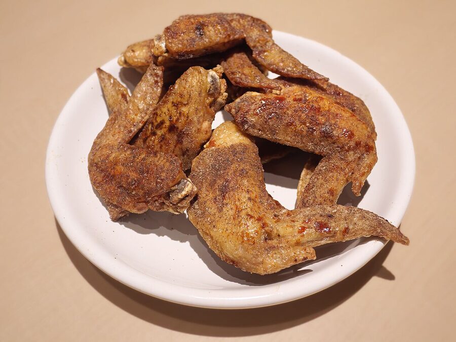 Tebasaki deep-fried chicken wings at Sekai no Yamachan in Nagoya