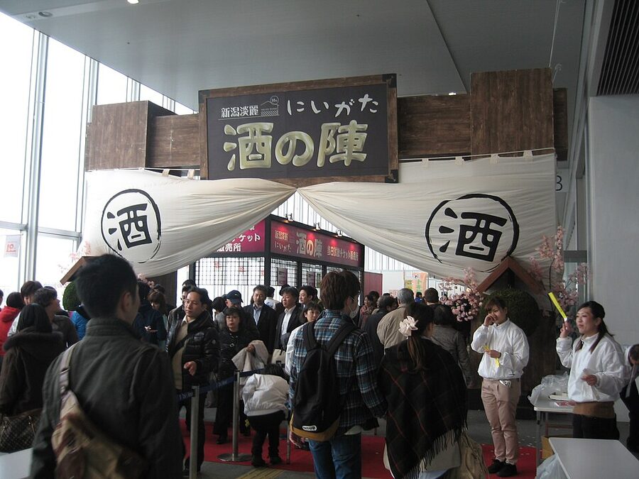 Niigata Sake no Jin festival crowd at the Toki Messe convention centre