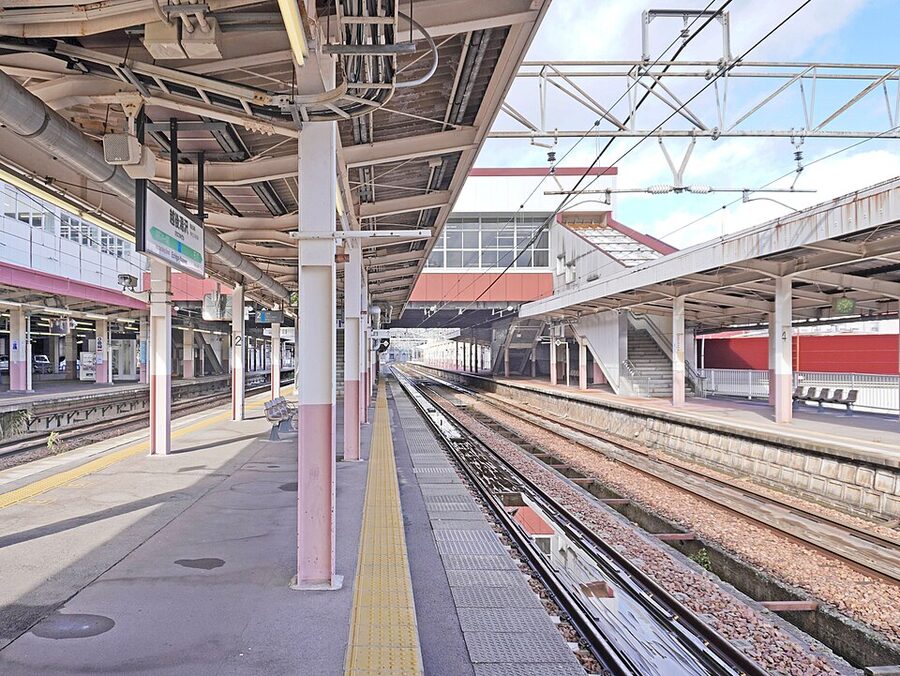 Echigo-Yuzawa Station JR Line platform in winter