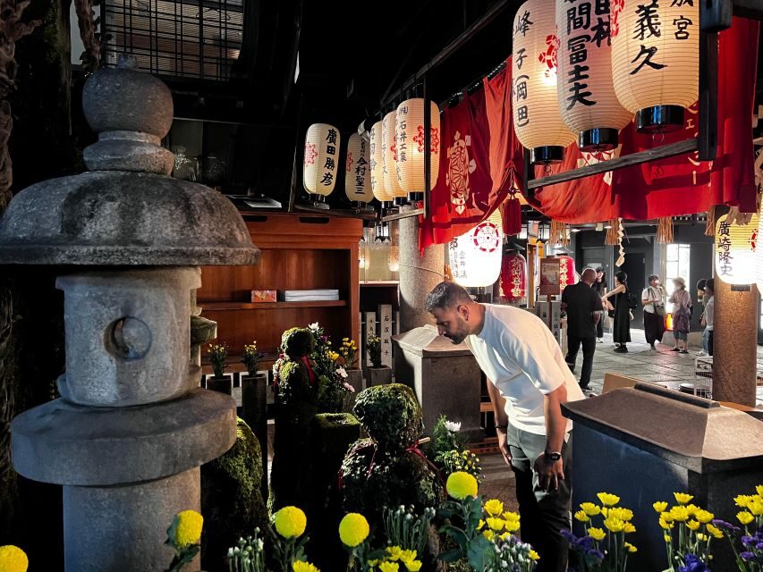 Osaka: Izakaya Bars Guided Walking Tour - Takoyaki and food strategy: come hungry, order smart