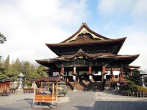 Private Nagano 1-Day Tour:Snow Monkeys,Zenko-ji,Obuse,Sake,Onsen - Zenko-ji Temple: a 7th-century anchor for Nagano’s identity