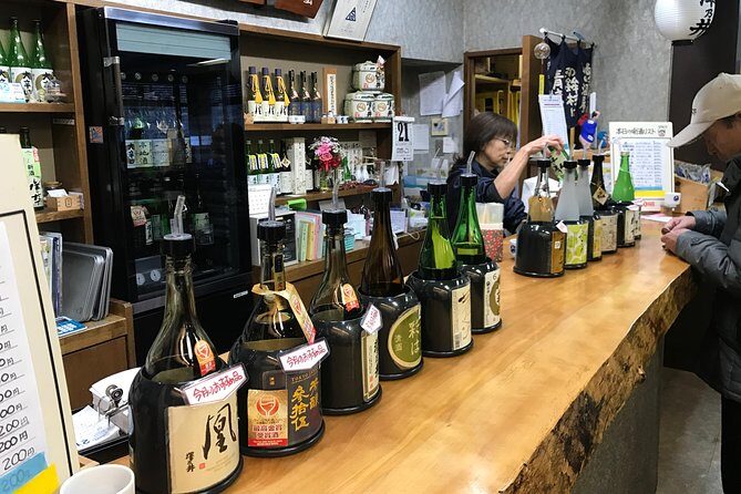 Private Tokyo Local Food and Drink Tour with a Bar Hopping Master - How the guide helps you order without playing menu roulette