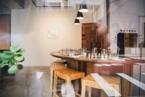 Sake Omakase in Tokyo: Guided Tasting by Certified Sommeliers - Certified sommeliers and the multilingual Q&A that actually helps