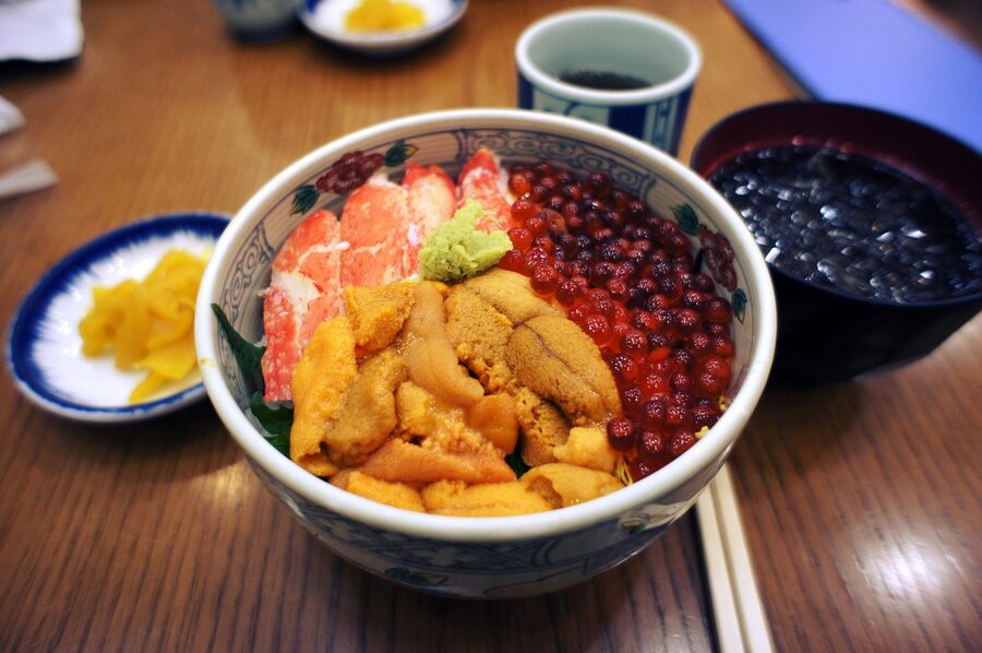 Kaisendon seafood rice bowl close-up