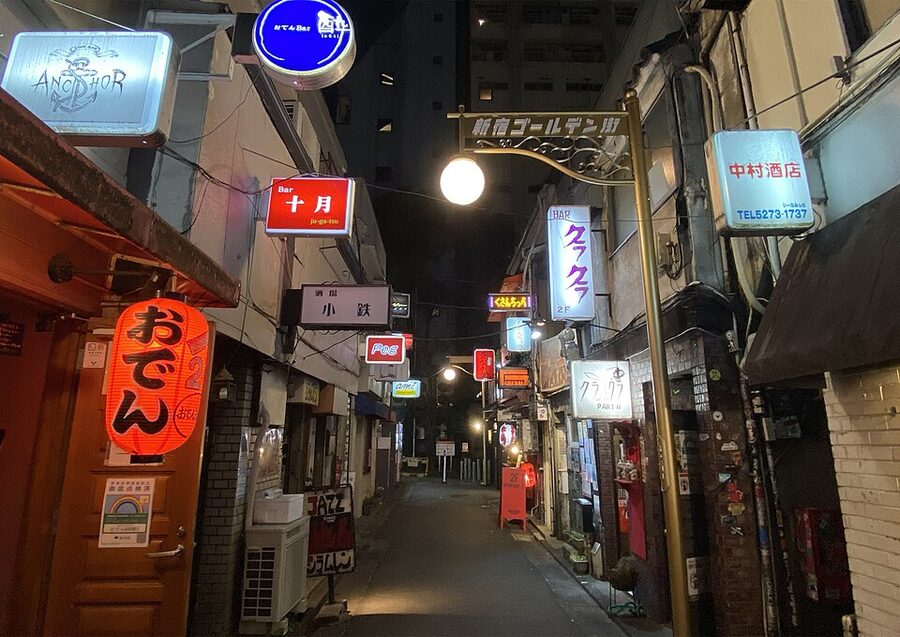 Golden Gai G1-dori street with bars on both sides