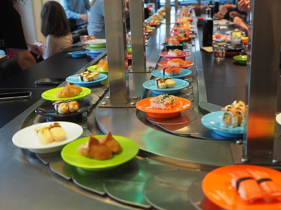 Conveyor belt sushi at Mashiro