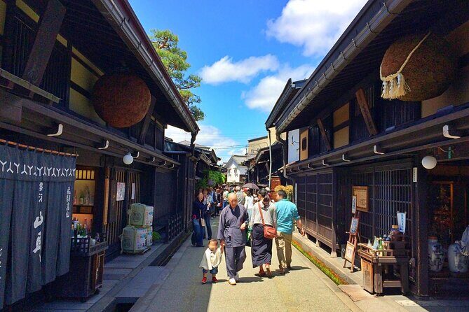 Takayama Local Cuisine, Food & Sake Cultural Tour with Government-Licensed Guide - Your 6-hour walk plan, without feeling rushed
