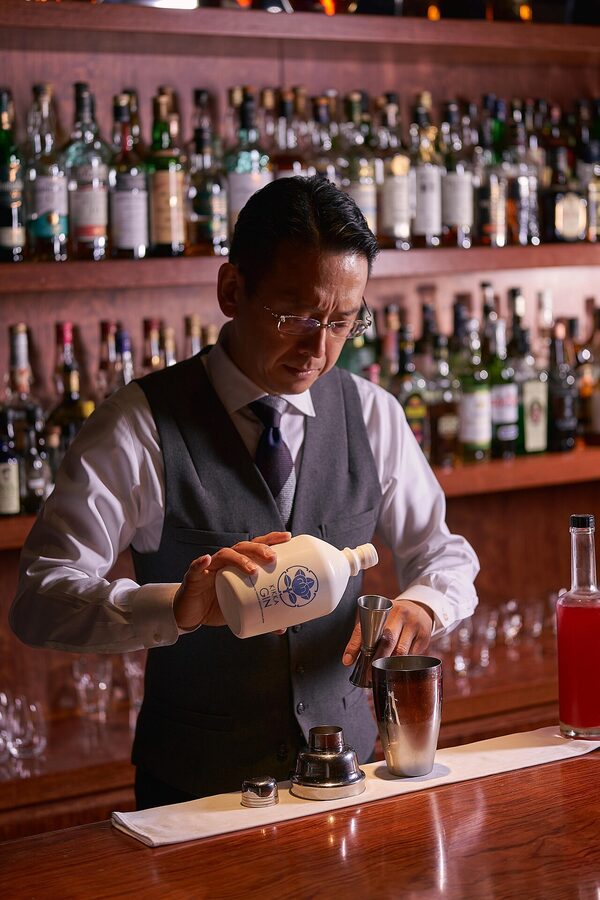 Bartender Takumi Yamamoto working at Sailing Bar