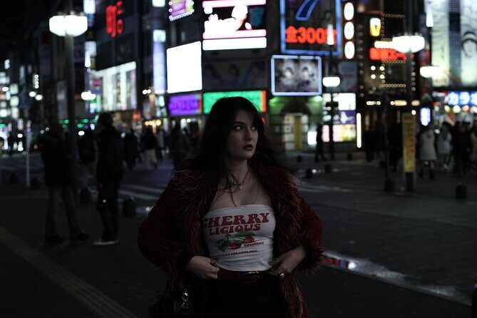 Tokyo Izakaya crawl (A tour of 2 izakayas, 1 bar, and a shrine) - The Hanazono Shrine stop: a calm, traditional close to the night