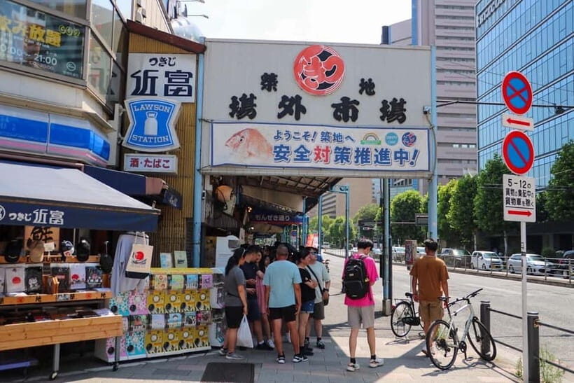 Tokyo: Private Tsukiji Street Food & Sake with Local Guide - Should you book it?
