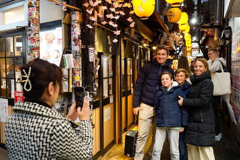 Tokyo: Shinjuku Golden Gai Bar Hopping Night Tour - Kabukicho and Tokyu Kabukicho Tower: understanding the big neon picture