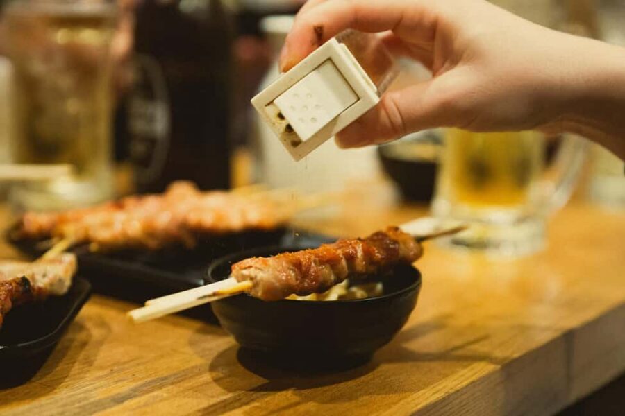 Tokyo: Shinjuku Izakaya and Golden Gai Bar Hopping Tour (2h) - Shinjuku after dark: why this tour makes sense