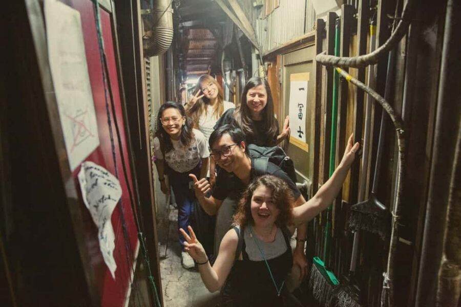 Tokyo: Shinjuku Izakaya and Golden Gai Bar Hopping Tour (2h) - Golden Gai: 300+ tiny bars and the art of the micro-stroll