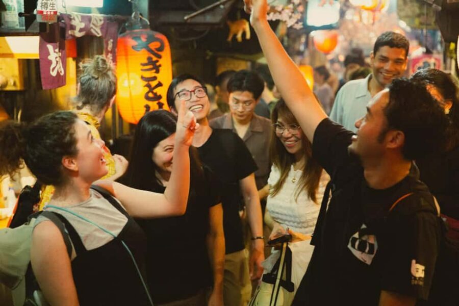 Tokyo: Shinjuku Izakaya and Golden Gai Bar Hopping Tour (2h) - Food-and-drink rhythm: 3 drinks and 6–8 foods