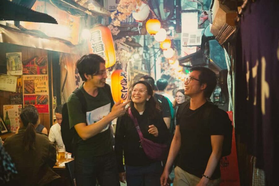 Tokyo: Shinjuku Izakaya and Golden Gai Bar Hopping Tour (2h) - Meeting at Tajimaya Coffee and starting with an actual plan