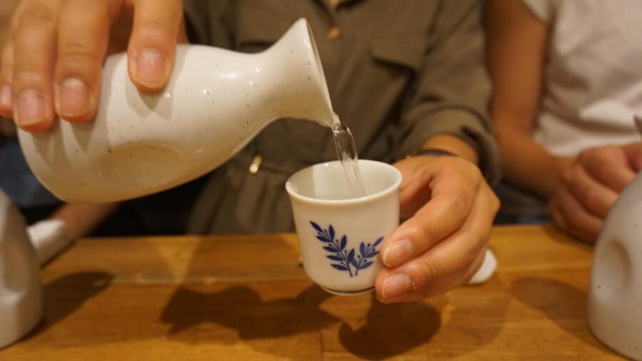 Tokyo: Shinjuku Izakaya Food&Drinking Tour (Local Guide) - Should you book this Shinjuku Izakaya Food and Drinking Tour?