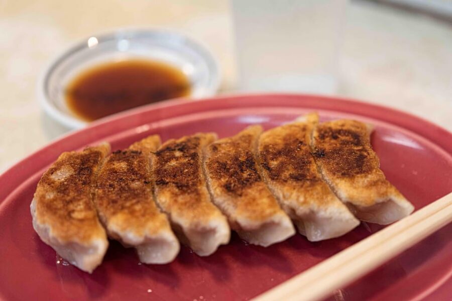 Tokyo: The Best of Izakaya in Shinjuku Food & Cultural Tour - Kabukicho: Neon Signage, Busy Streets, and a Local-Only Walk Pace