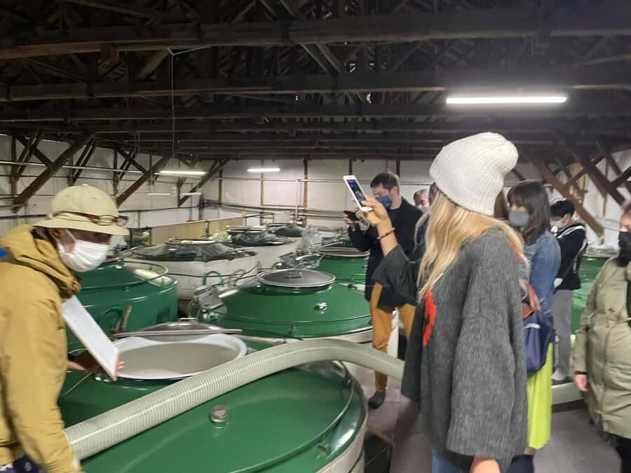 Tokyo: Toshimaya Sake Brewery Tour with Sake Tasting - Why Toshimaya Shuzo feels grounded in real Tokyo life