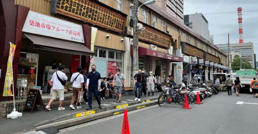 Tsukiji: Outer Market Walking Tour & Sake Tasting Experience - Unlimited sake tasting in a private salon: snacks, temperatures, and how to learn fast