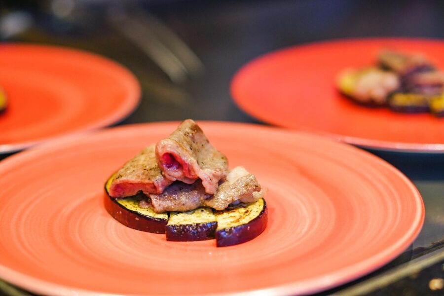 Wagyu Beef & Sake Pairing Foodie Tour in Tokyo - A5 wagyu teppanyaki in Ginza: what all-you-can-eat really means